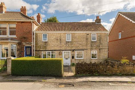 3 Bedroom Semi Detached House For Sale In Woodrow Road Melksham Sn12