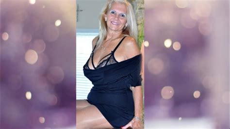 Natural Older Woman Over 50 Attractively Dressed Classy 32