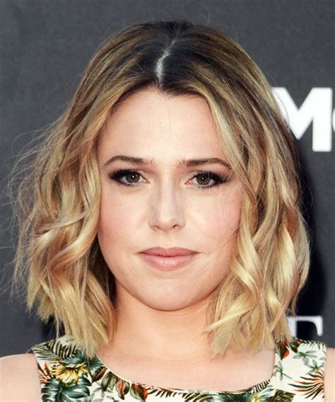 Majandra Delfino Medium Wavy Blonde Bob Haircut