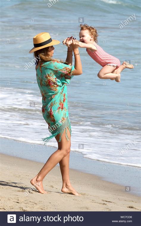 Jessica Alba Bikini Stock Photos Jessica Alba Bikini Stock Images Alamy