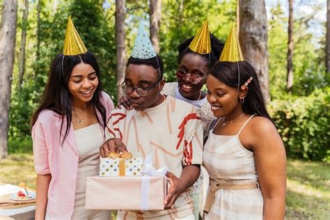 33 Fun And Creative Birthday Photoshoot Ideas You Ll Love