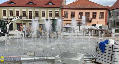 Rynek W Bochni Fontanna Ju Po Rozruchu Technologicznym Bochnianin Pl