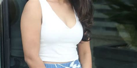 Actress Yamini Hot Charming Photos Galleries HD Images