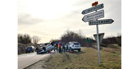 Ain Un Spectaculaire Accident Sur La Rd Sur Le Plateau Dhauteville