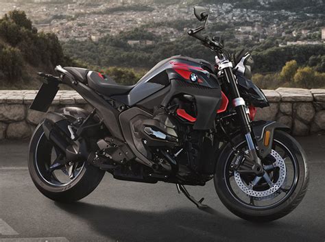 Revolución con la BMW R1300 R 2025 presentada la naked bóxer más potente de la historia