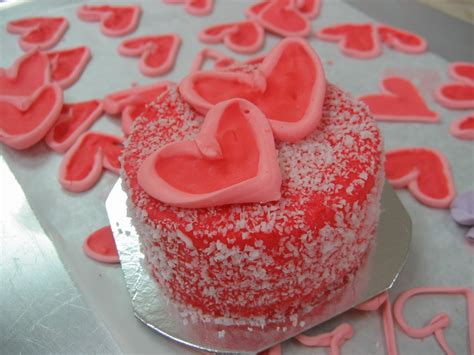 Designer Cake Ideas To Surprise Your Partner This Valentines Day