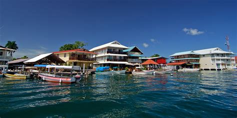 Archipiélago Bocas de Toro e Isla Colón en el caribe panameño