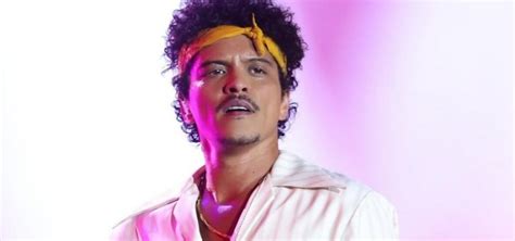 Ingressos para os show de Bruno Mars no Brasil em outubro estão à