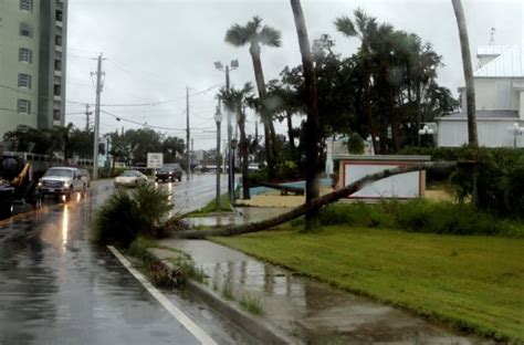 Hurricane Matthew Kills Over 8001 Million Lose Power Hurricane