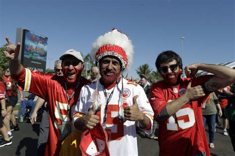 NFL shift: Kansas City Chiefs ban headdresses, face paint in stadium ...