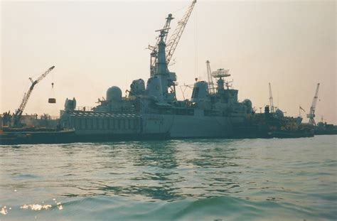 Hms Bristol Portsmouth Hms Bristol Type 82 Destroyer D23 A Flickr