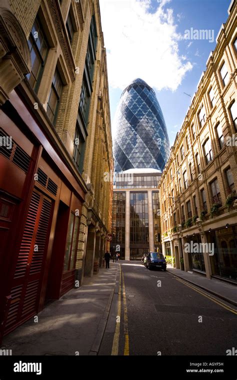 Narrow Street London Hi Res Stock Photography And Images Alamy