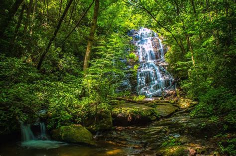 The 25 Best North Georgia Waterfalls (& How to Get to Them)