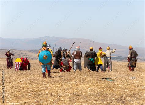 Foto De Foot Warriors Participants In The Reconstruction Of Horns Of