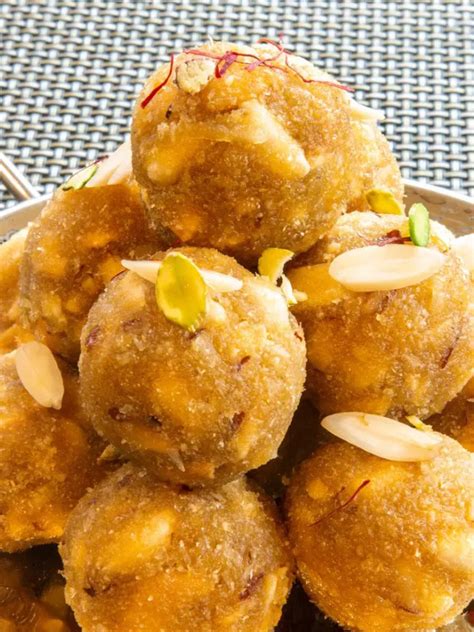 How To Make Winter Special Gond Ke Laddoo Times Of India