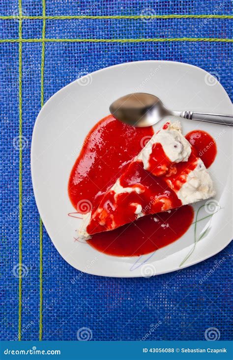 Ice Cream Meringue Cake With Strawberry Topping Royalty Free Stock