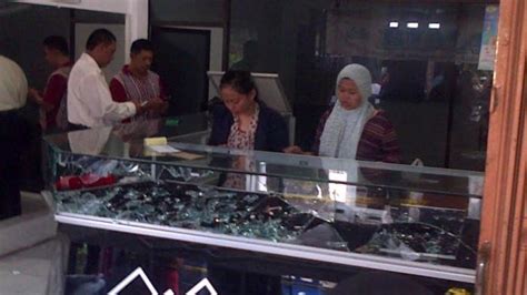 8 Perampok Bersenpi Sikat 6 Kg Emas Di Toko Dedy Jaya Brebes