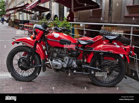 Red vintage IMZ-Ural motorbike with sidecar Stock Photo: 154390637 - Alamy