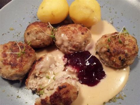 Schwedische Fleischbällchen in Sahnesoße Svenske Köttbullar i