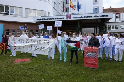 Sanitarios Navarros Se Concentran Por El Alto Al Fuego En Gaza