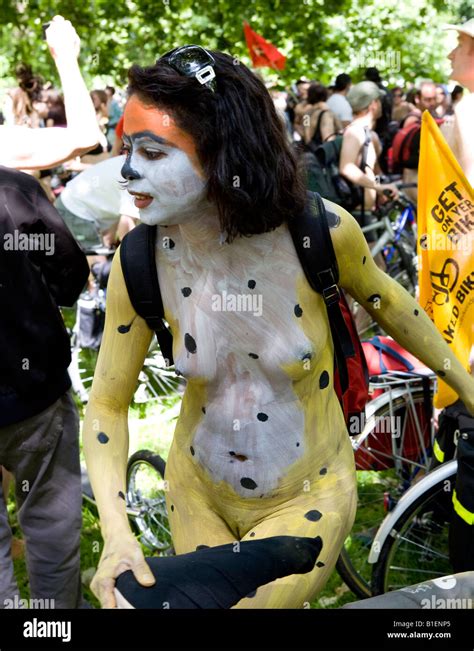 Bodypainting Naked Bike Ride London Großbritannien Europa