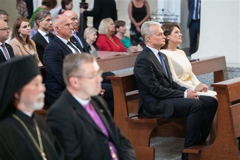 Vilniaus Arkikatedroje Bazilikoje Po Gitano Naus Dos Inauguracijos