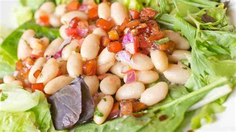 Pranzo Leggero Con Un Insalata Di Cannellini Come Questa Minuti E La