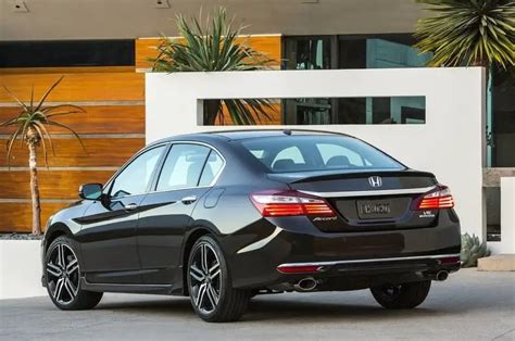 Launched Honda Accord Hybrid Price Rs 37 Lakh