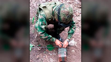 Ejército Destruyó Cuatro Artefactos Explosivos De Gran Poder Encontrados En Zona Rural Del