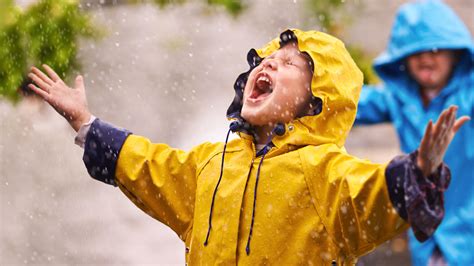 Kinder beschäftigen bei schlechtem Wetter Tipps für mehr Spaß bei