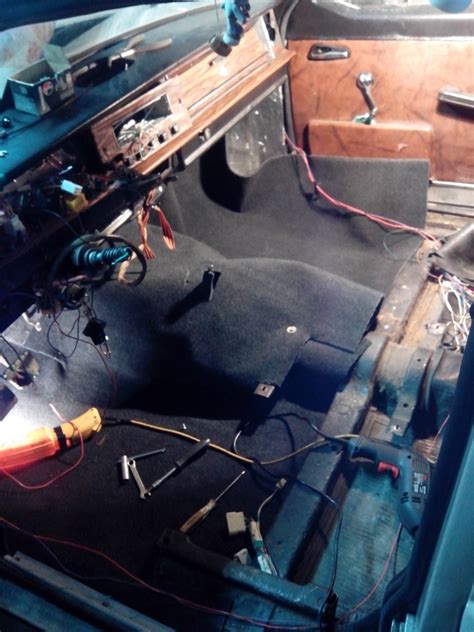 Постелил на пол карпет.Часть 6 — ГАЗ 24, 2,4 л, 1979 года | своими ...