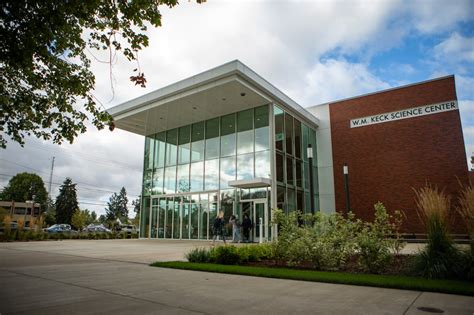 Linfield College Science Building – EC Electric