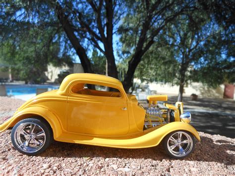 Ford Window Coupe Street Rod Plastic Model Car Vehicle Kit