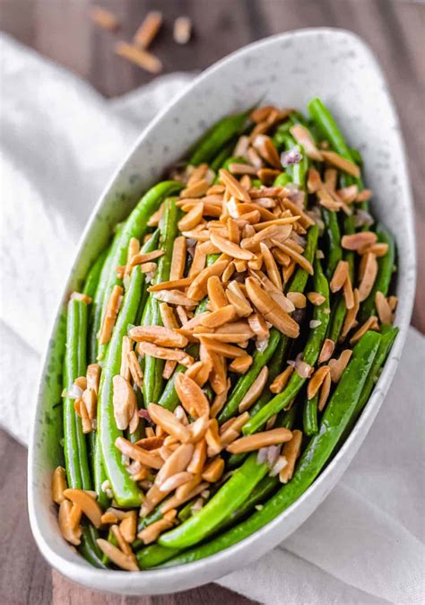 Green Beans with Almonds (Low Carb + Gluten Free) - Delicious Little Bites