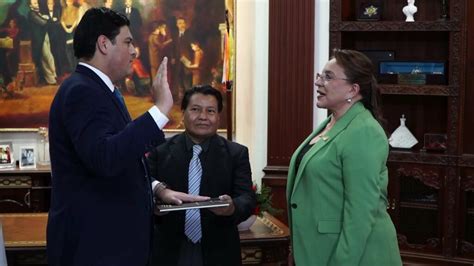 Presidenta Castro Juramenta A Marlon Ochoa Como Nuevo Ministro De