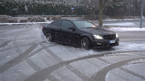 DRIFTEN Im SCHNEE Mit Mercedes Benz C63 AMG W204 YouTube