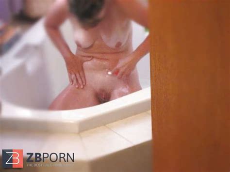 Smokin Torrid Cougar Pruning Slick ZB Porn