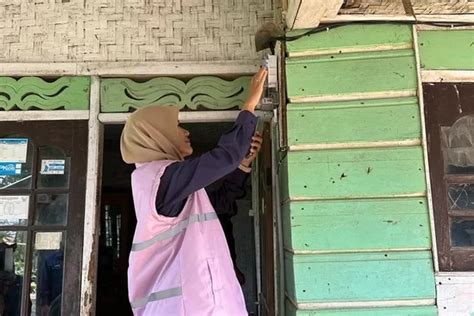 Rumah Tangga Kurang Mampu Di Kbb Dapat Pemasangan Listrik Gratis