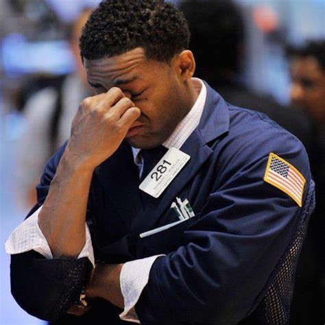 Dow Jones Tumbles Over 300 Points For Second Time This Week Gold Skyrockets 614now