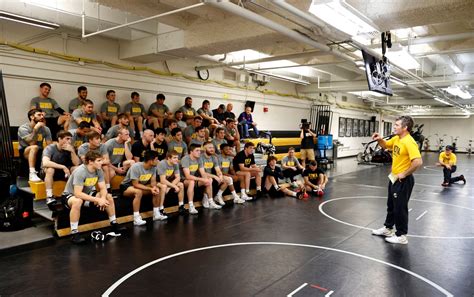 Photos: Iowa Wrestling Practice – University of Iowa Athletics