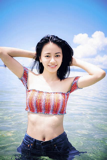 山本舞香、初写真集で初の水着ショットを披露「新しい私を届けられたら」 スポーツ報知