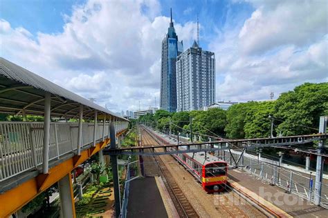 Foto Tarif Tiket KRL Commuter Line Jabodetabek Akan Naik Tahun 2023