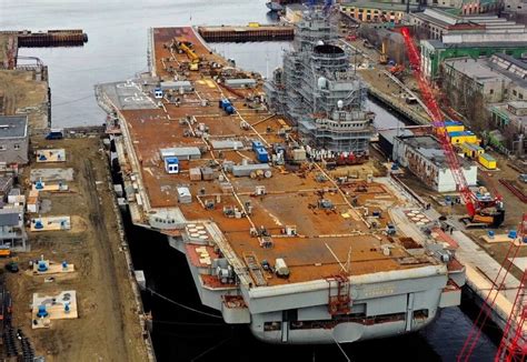 Porta aviões russo Admiral Kuznetsov continua em reparos e pode