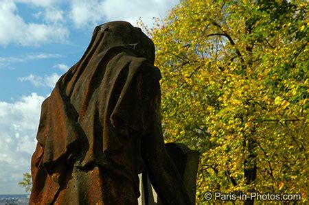 Pere Lachaise cemetery, autumn colours