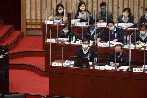 赴議會報告112年施政計畫與總預算案 陳其邁：加緊市政建設 兼顧財政紀律