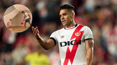 Falcao Enamora Con Video Jugando Futbol Con Su Hijo