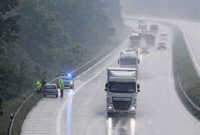 Mehrere Aquaplaning Unfälle auf der A4 bei Meerane