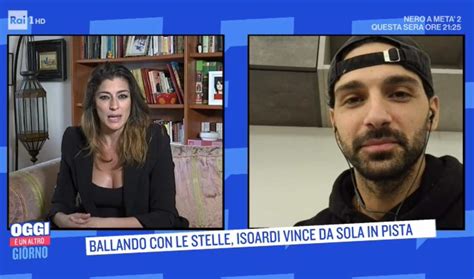 Elisa Isoardi A Ballando Con Le Stelle Raimondo Uno Che Stringe