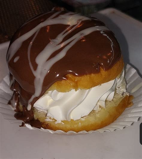 Ring Cream Doughnuts · Mooiriver Bakery
