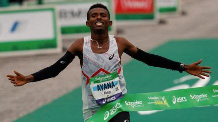 Marathon De Paris L Ethiopien Abeje Ayana S Impose Chez Les Hommes